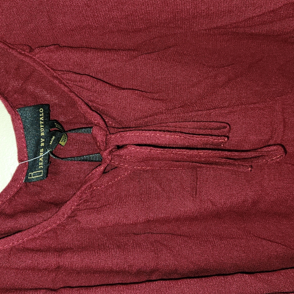 Cold Shoulder Top - Picture 2 of 8